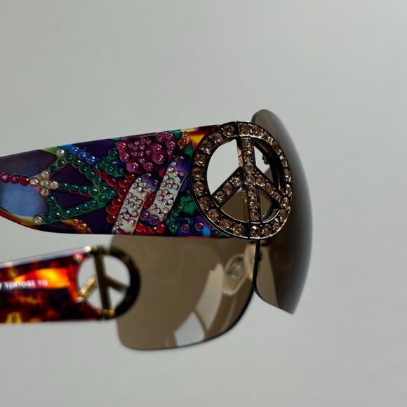 Ed Hardy Y2K Pin Up Sunglasses & Case - Picture 6 of 7